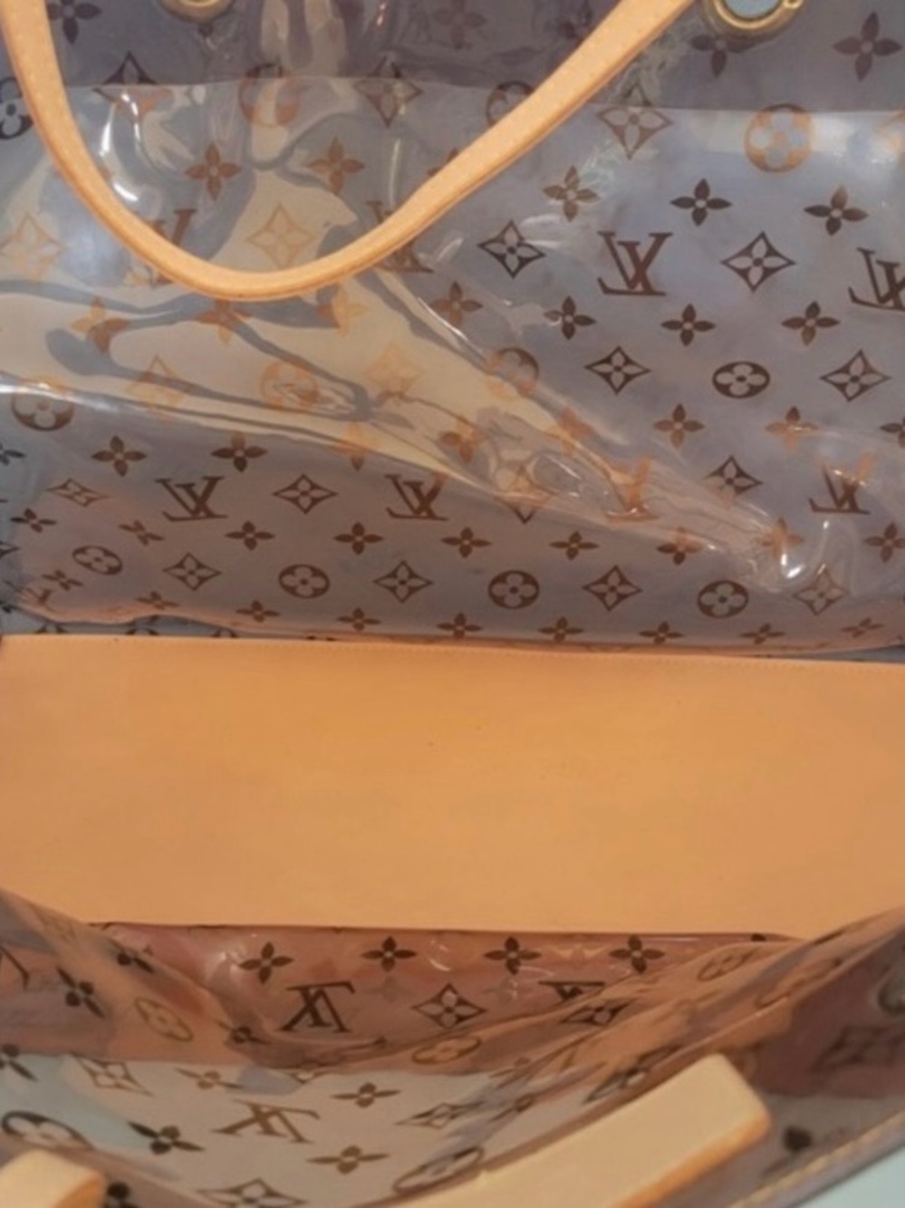 Louis Vuitton Beach GM Tote - Picture 5 of 8